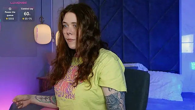 Snapshot of SophiePure chatting on 02.09.26 SophiePure online show from 02.09.26