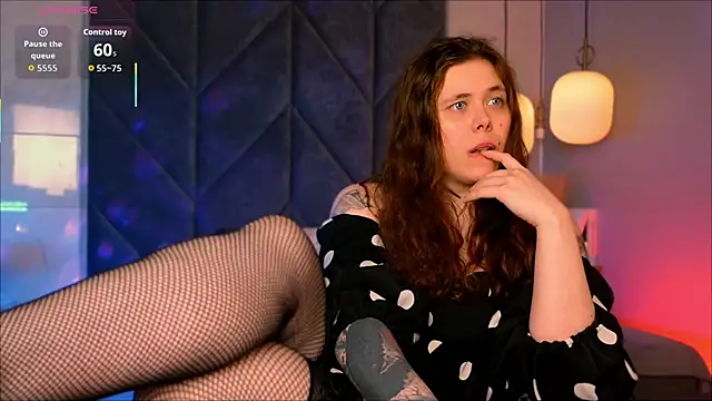 Snapshot of SophiePure chatting on 02.17.26 SophiePure online show from 02.17.26