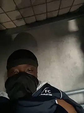 Snapshot of elninoblacko chatting on 12.12.24 elninoblacko online show from 12.12.24