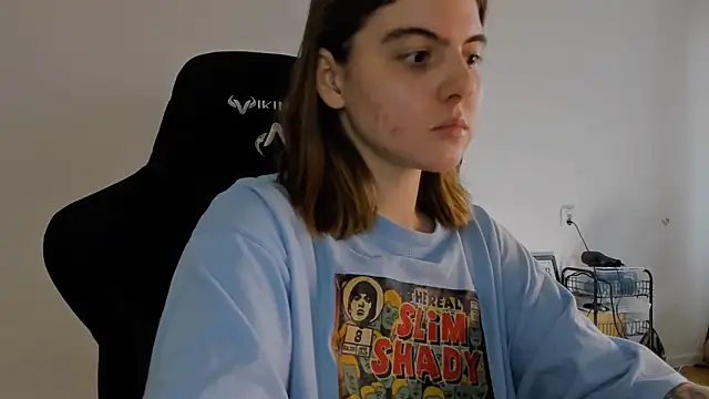 Snapshot of emmamurrr chatting on 12.13.24 emmamurrr online show from 12.13.24