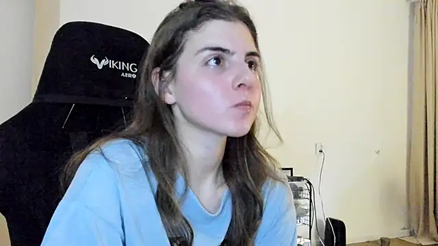 Snapshot of emmamurrr chatting on 10.30.25 emmamurrr online show from 10.30.25