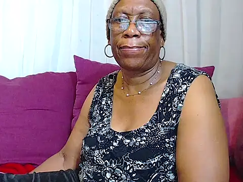 Snapshot of Freakyassnwildx chatting on 11.26.25 Freakyassnwildx online show from 11.26.25