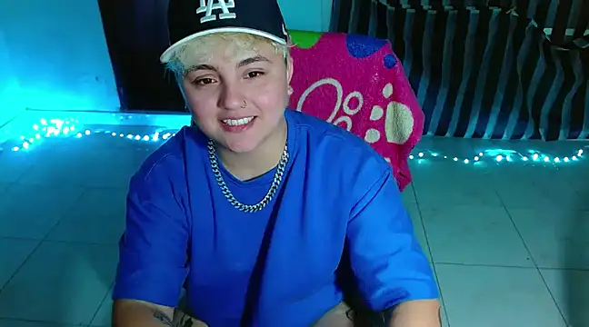 isabeautyx19 online show from 12.11.24