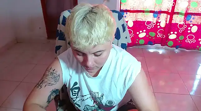isabeautyx19 online show from 12.14.24