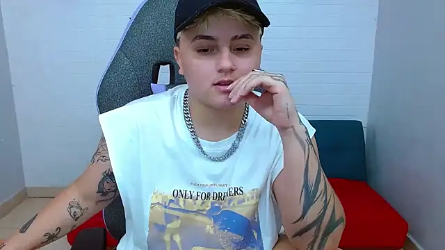 isabeautyx19 online show from 12.18.24