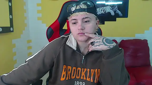 isabeautyx19 online show from 12.21.24