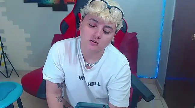 isabeautyx19 online show from 01.05.25