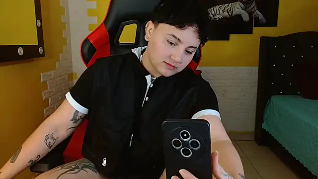 isabeautyx19 online show from 10.20.25