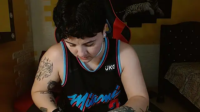 isabeautyx19 online show from 11.19.25