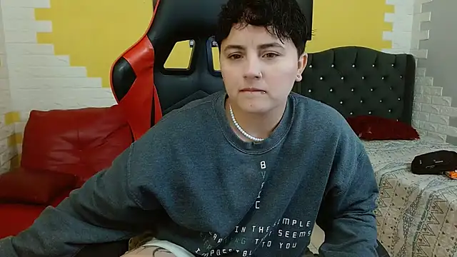 isabeautyx19 online show from 11.28.25