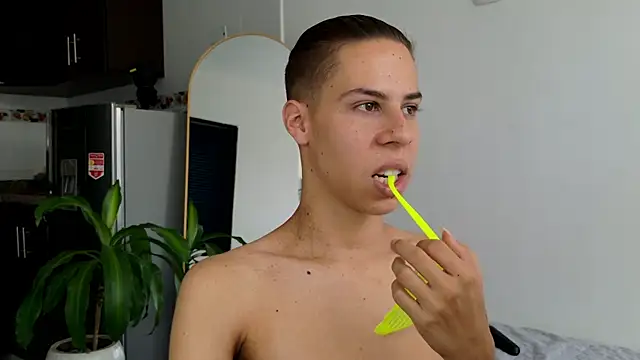 grey   27 online show from 02.05.25