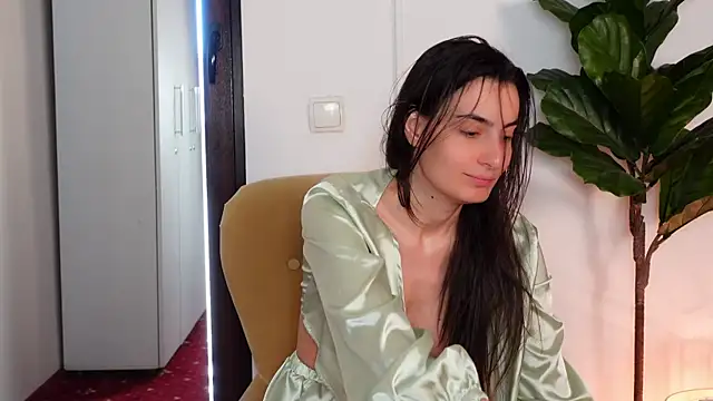 NinaCrystal1 online show from 03.18.26