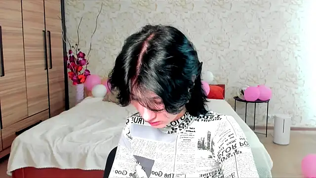 Snapshot of JulisSweet chatting on 02.15.25 JulisSweet online show from 02.15.25