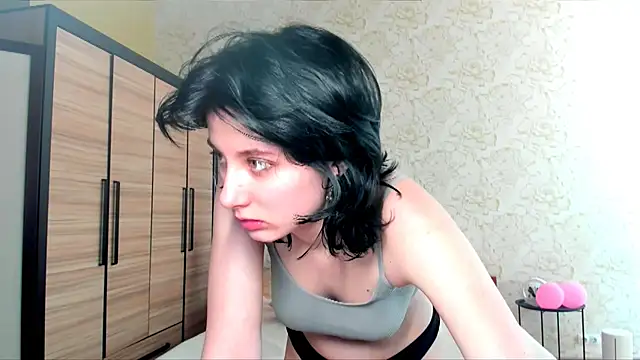 Snapshot of JulisSweet chatting on 02.27.25 JulisSweet online show from 02.27.25