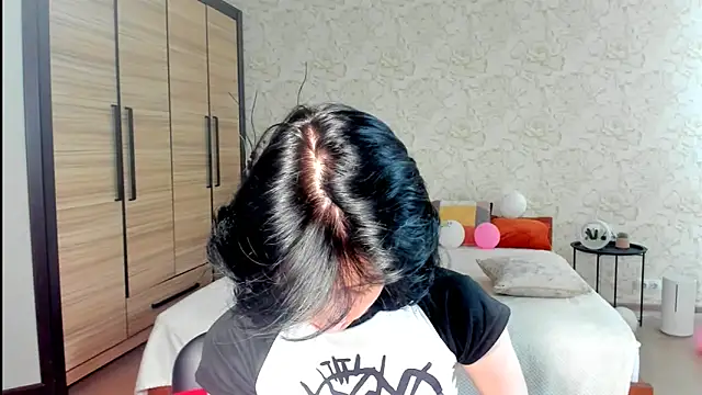 Snapshot of JulisSweet chatting on 03.15.25 JulisSweet online show from 03.15.25