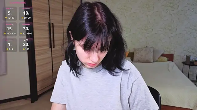 Snapshot of JulisSweet chatting on 10.20.25 JulisSweet online show from 10.20.25