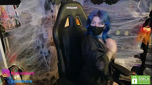 Snapshot of _Satsuki_ chatting on 10.08.25 Satsuki online show from 10.08.25