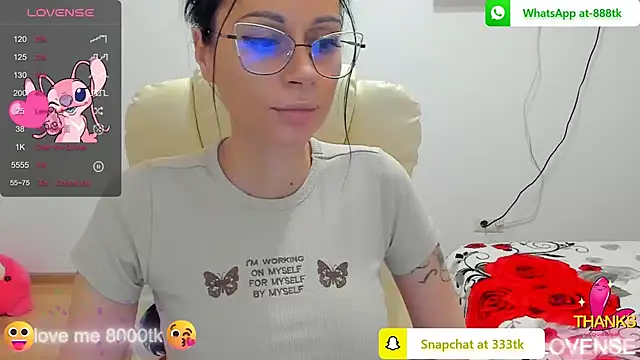 Snapshot of kissnicol32 chatting on 02.20.25 kissnicol32 online show from 02.20.25