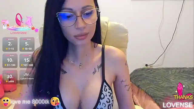 Snapshot of kissnicol32 chatting on 11.08.25 kissnicol32 online show from 11.08.25