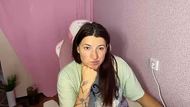 Katrin  kiss online show from 10.24.25