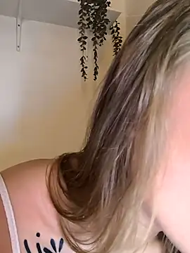 Snapshot of Goldloeckchen159 chatting on 10.01.25 Goldloeckchen159 online show from 10.01.25