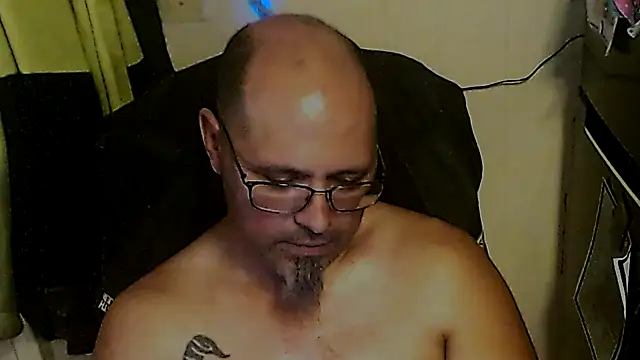 KrazyLegz online show from 11.02.25