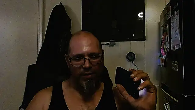 KrazyLegz online show from 11.16.25