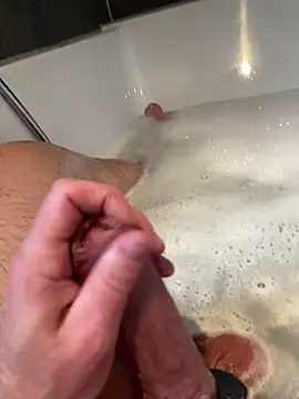 Snapshot of LivingLegend1978 chatting on 02.01.25 LivingLegend1978 online show from 02.01.25