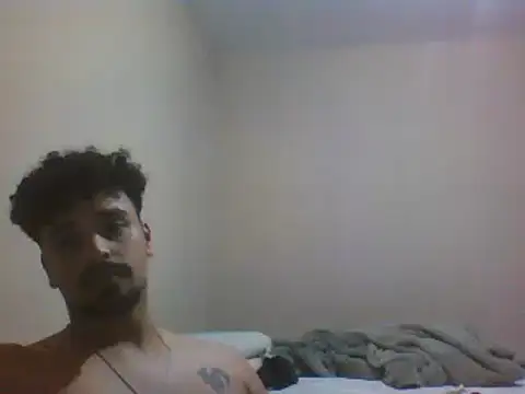 Snapshot of Xcumshot33 chatting on 12.12.24 Xcumshot33 online show from 12.12.24