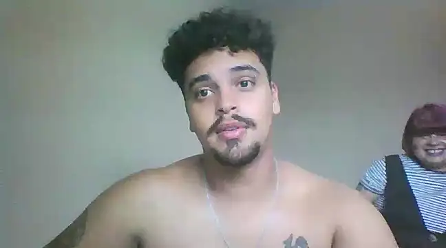 Snapshot of Xcumshot33 chatting on 01.13.25 Xcumshot33 online show from 01.13.25