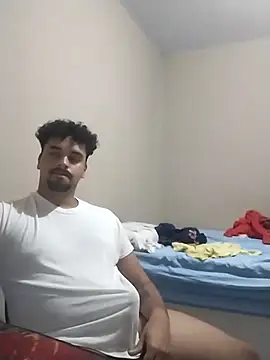 Snapshot of Xcumshot33 chatting on 02.18.25 Xcumshot33 online show from 02.18.25