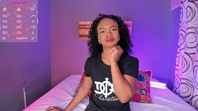 EmmaSmith06 online show from 09.18.25