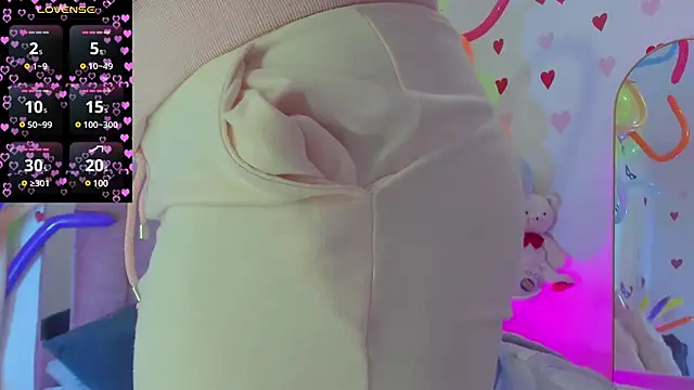 LoveQueen2 online show from 02.28.25