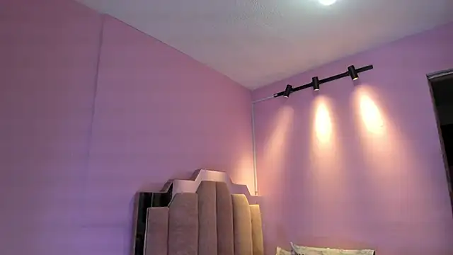 LoveQueen2 online show from 10.14.25