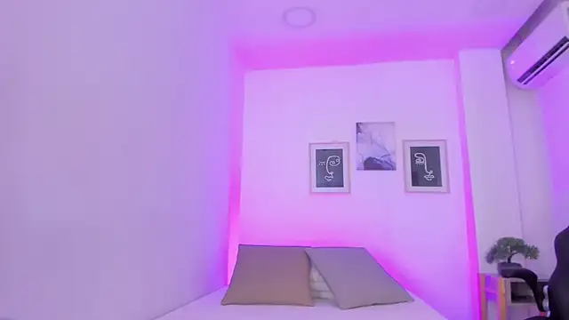 emelie 89 online show from 12.30.24