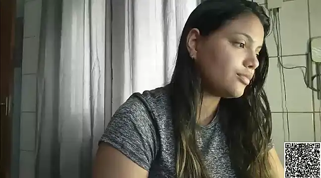 Snapshot of bombomepimenta chatting on 12.27.24 bombomepimenta online show from 12.27.24