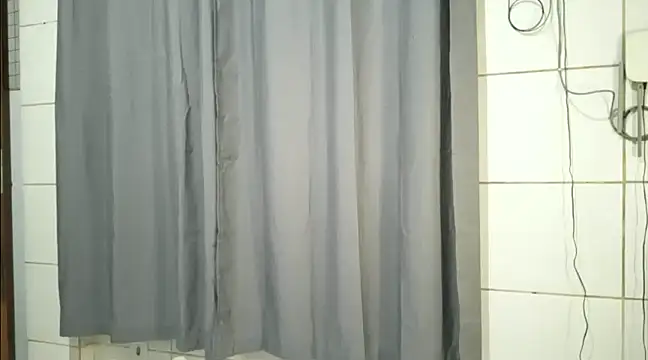 Snapshot of bombomepimenta chatting on 12.27.24 bombomepimenta online show from 12.27.24