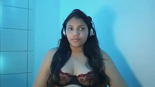 Snapshot of bombomepimenta chatting on 01.18.25 bombomepimenta online show from 01.18.25