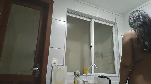 Snapshot of bombomepimenta chatting on 01.20.25 bombomepimenta online show from 01.20.25