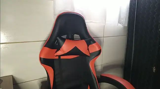 Snapshot of bombomepimenta chatting on 02.23.25 bombomepimenta online show from 02.23.25