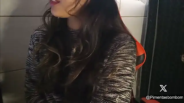 Snapshot of bombomepimenta chatting on 03.02.25 bombomepimenta online show from 03.02.25