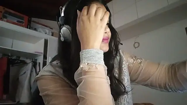 Snapshot of bombomepimenta chatting on 10.01.25 bombomepimenta online show from 10.01.25