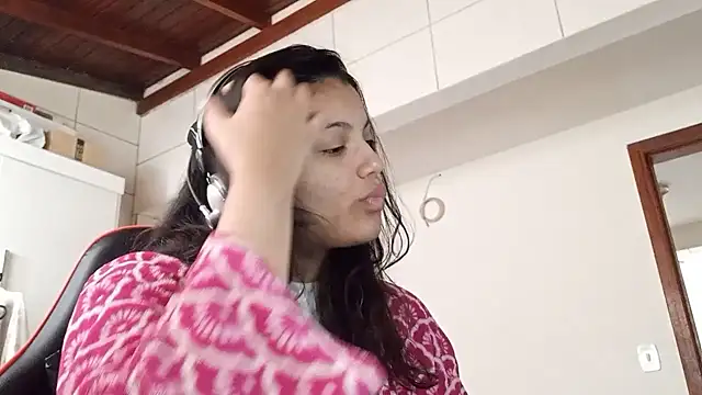 Snapshot of bombomepimenta chatting on 11.08.25 bombomepimenta online show from 11.08.25