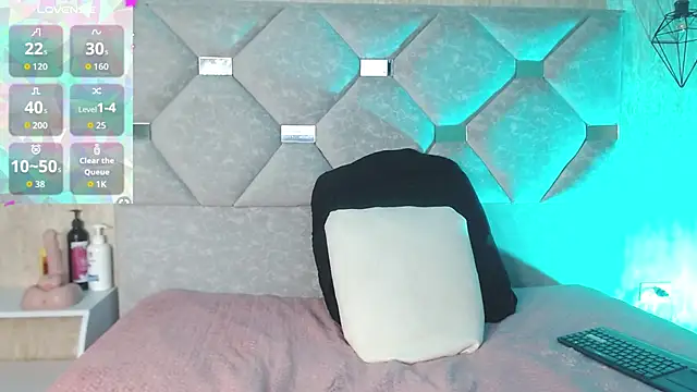 Danielaa a online show from 04.14.26