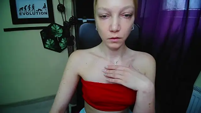 Snapshot of EmillyPlay chatting on 05.15.26 EmillyPlay online show from 05.15.26