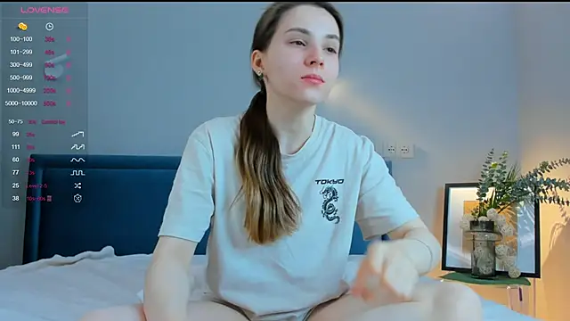 Snapshot of DonnaBurkee chatting on 02.09.25 DonnaBurkee online show from 02.09.25