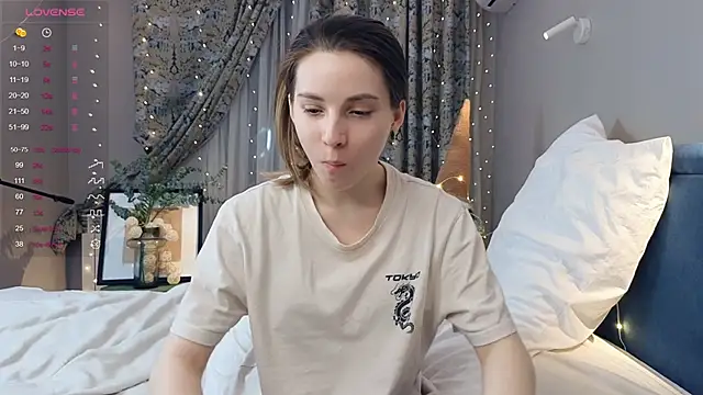 Snapshot of DonnaBurkee chatting on 03.13.25 DonnaBurkee online show from 03.13.25