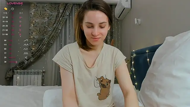 Snapshot of DonnaBurkee chatting on 03.20.25 DonnaBurkee online show from 03.20.25