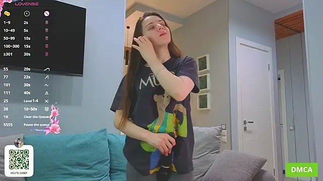 Snapshot of DonnaBurkee chatting on 11.03.25 DonnaBurkee online show from 11.03.25