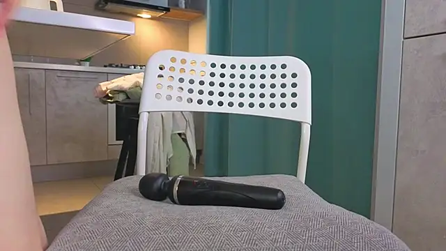 DonnaBurkee online show from 04.09.26